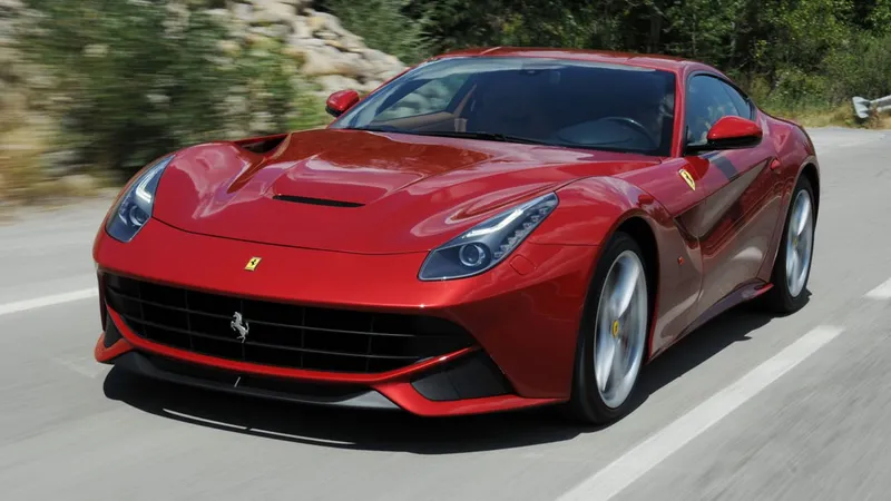 Por que a Ferrari F12 é um verdadeiro ícone dos supercarros?