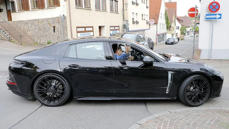 A revolução automotiva: Porsche Panamera em detalhes