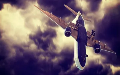 O Mistério por Trás dos Sonhos com Avião Caindo